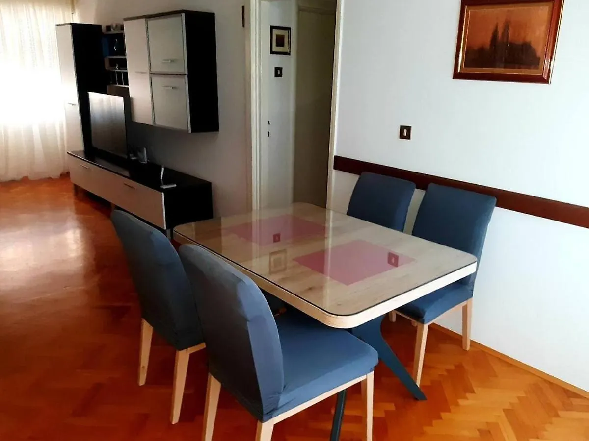Apartments With Wifi Split - 20301